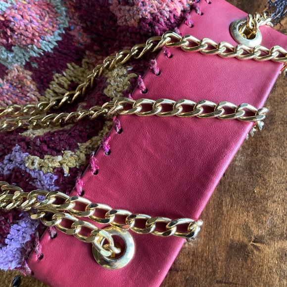 Artisan Crafted Swirl Design Red Bucket Bag Leather Closure Chain Shoulder EUC - Picture 4 of 11